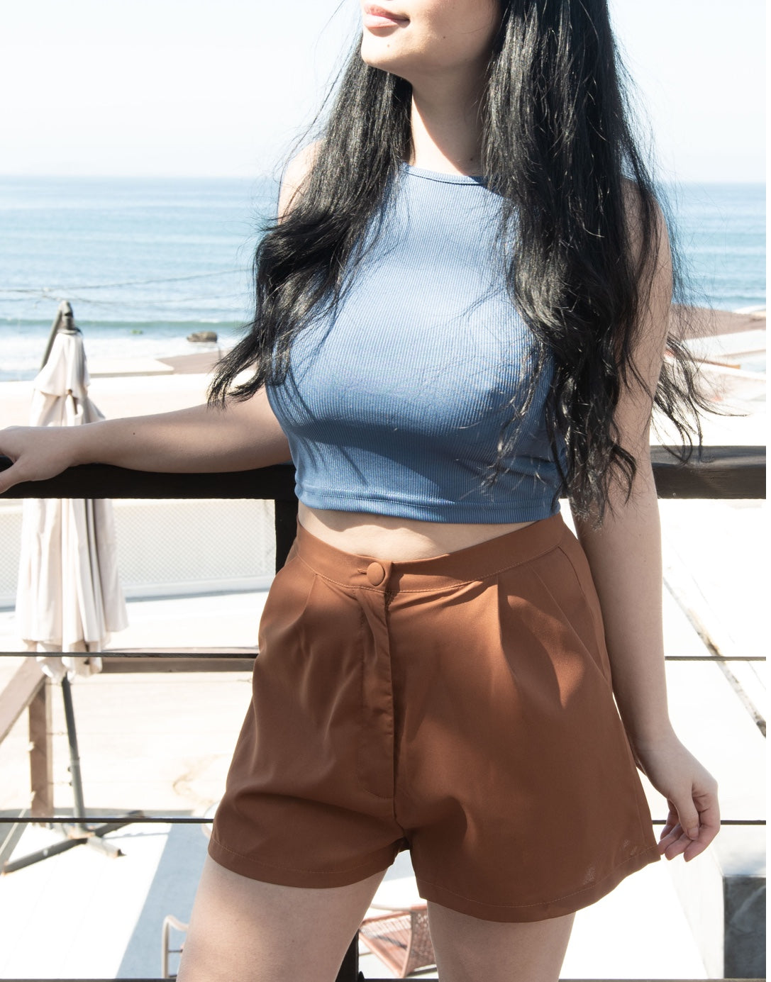 Full length photo of Wide Leg Pleats Shorts.