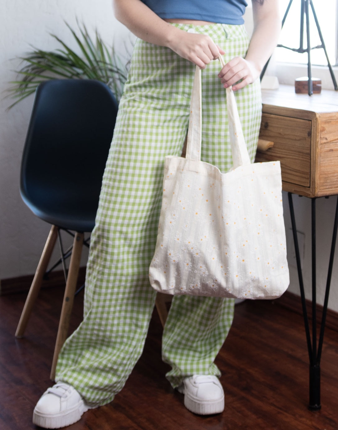 Front view of Easy Tote Bag.