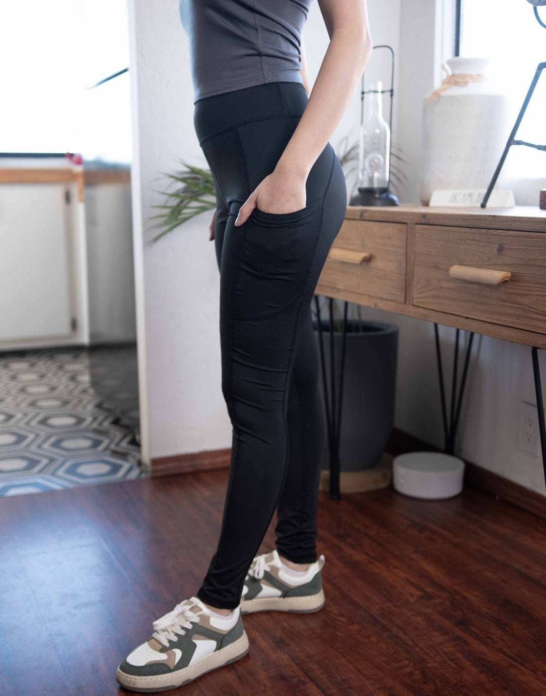 Side view of Side Pocket Leggings.