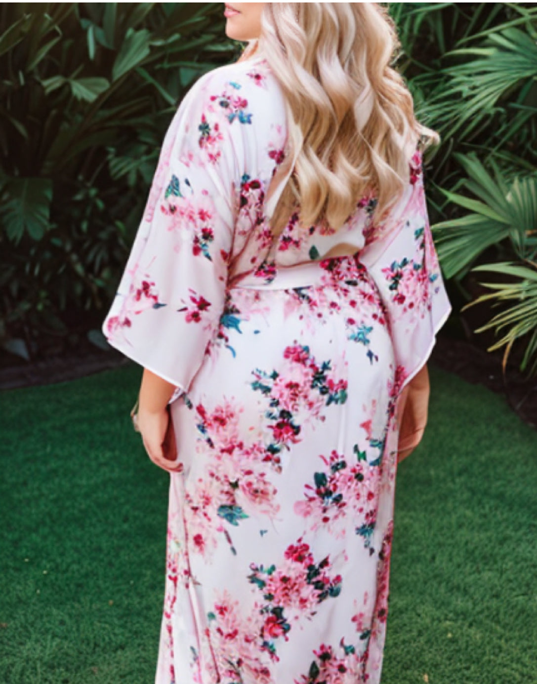 Back view of Plus Size Kimono Sleeve Robe.