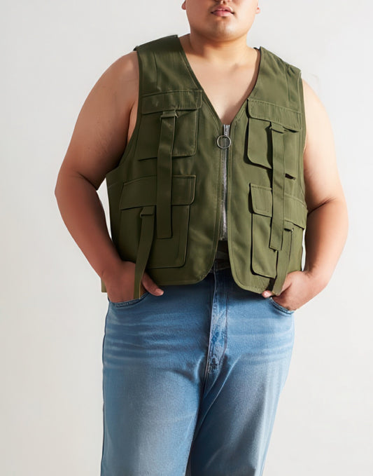 Front view of Plus Size Men Cargo Pocket Vest.